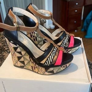 Women wedge